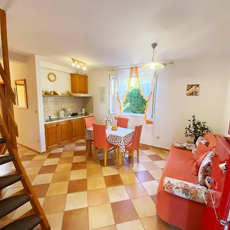 Mar Vintage Apartment *